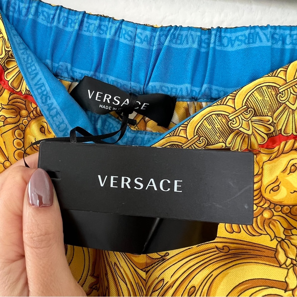 Versace Medusa Renaissance-Print Wide Leg Culottes - Picture 8 of 9